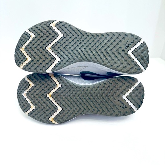 Nike Women's Revolution Running Shoe - Picture 11 of 13